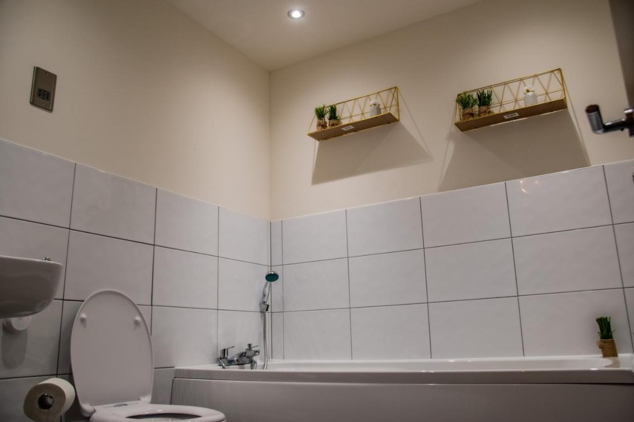 Bv Lush Apartment At Conditioning House Bradford Bradford  Exterior photo