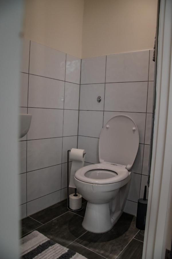 Bv Lush Apartment At Conditioning House Bradford Bradford  Exterior photo